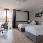 Bildungs- Und Tagungshaus Haus Neuland מלון 3*