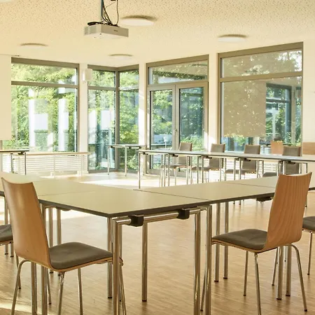 Bildungs- Und Tagungshaus Haus Neuland Hotel 2*