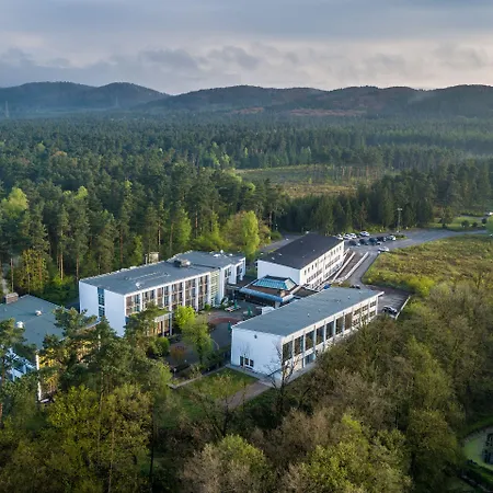 מלון Bildungs- Und Tagungshaus Haus Neuland 3*