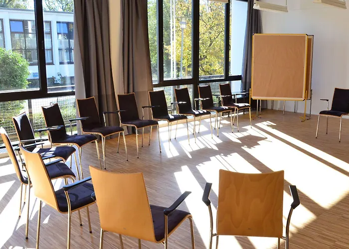 Bildungs- Und Tagungshaus Haus Neuland 3*