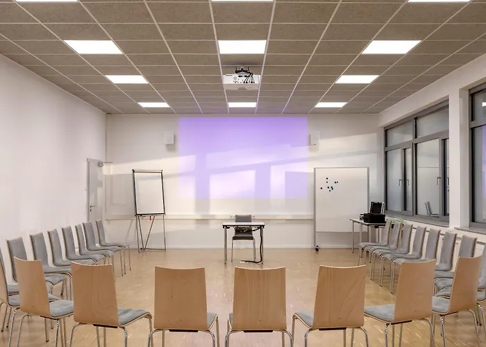 Bildungs- Und Tagungshaus Haus Neuland فندق