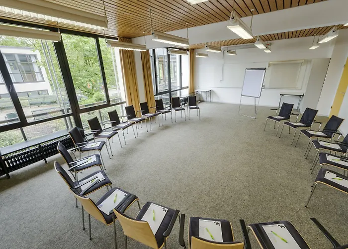 Bildungs- Und Tagungshaus Haus Neuland